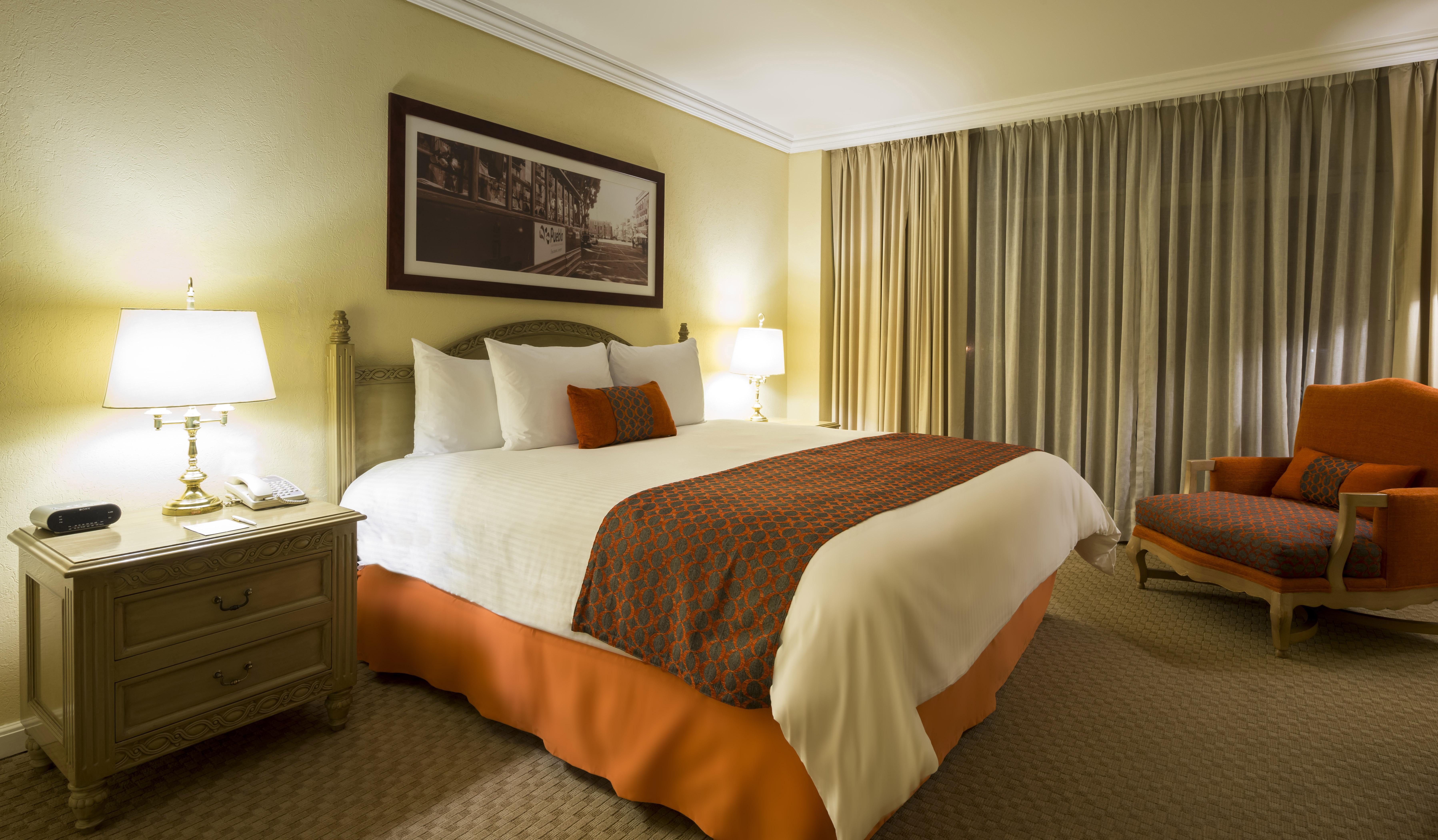 Отель Camino Real Puebla Angelopolis Экстерьер фото A bedroom at the Hilton San Francisco