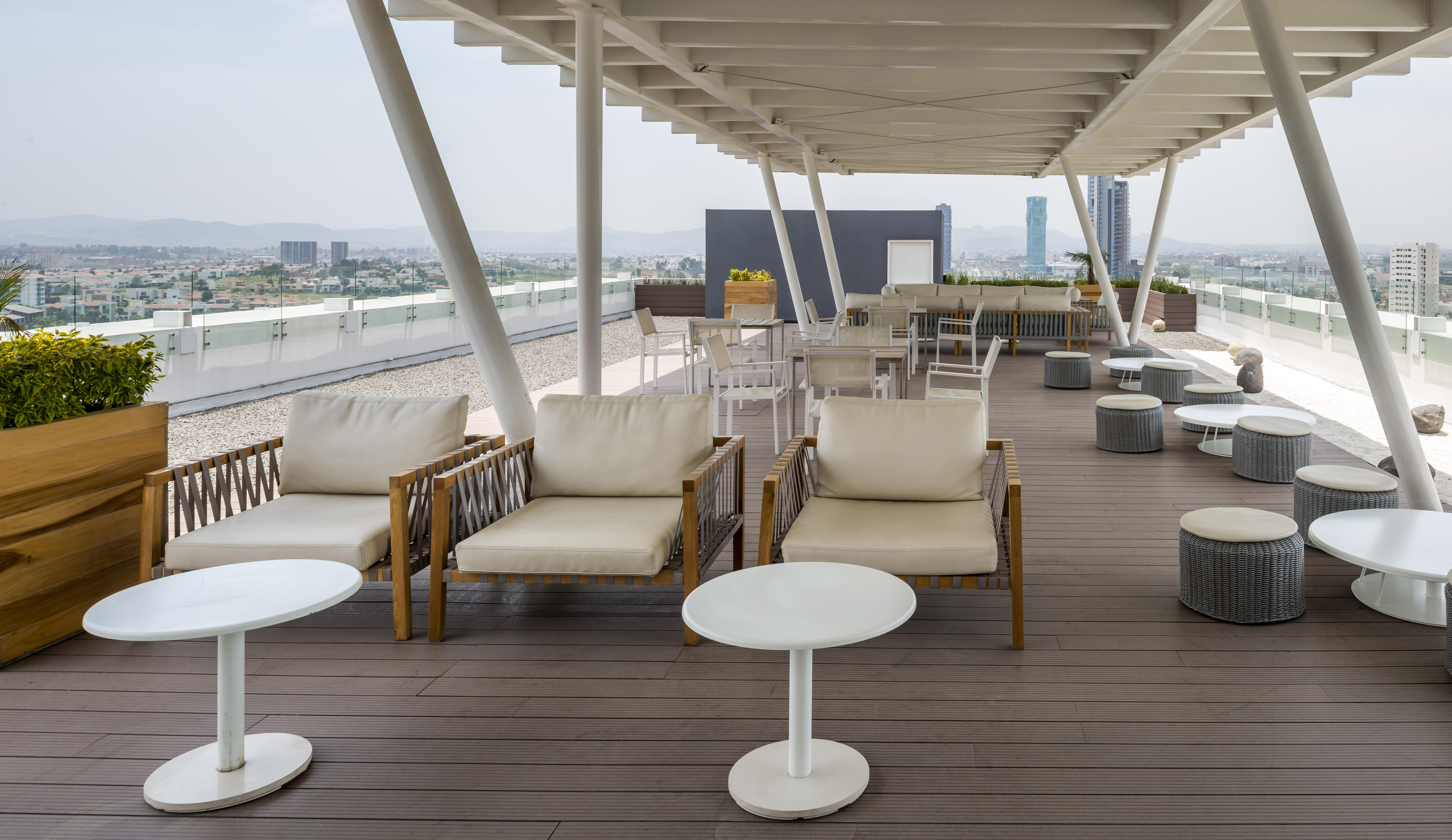 Отель Camino Real Puebla Angelopolis Экстерьер фото Rooftop lounge