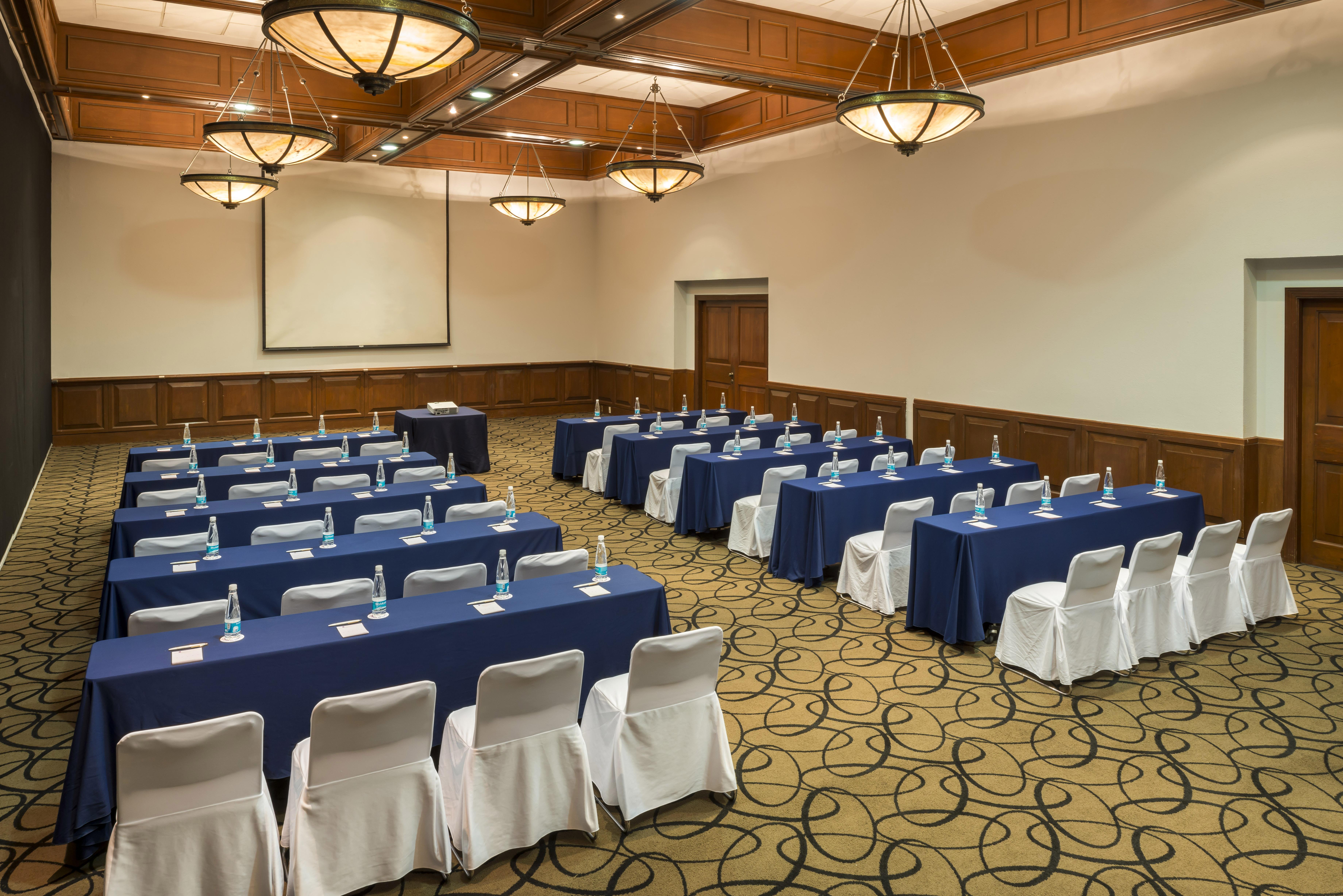 Отель Camino Real Puebla Angelopolis Экстерьер фото A typical meeting room