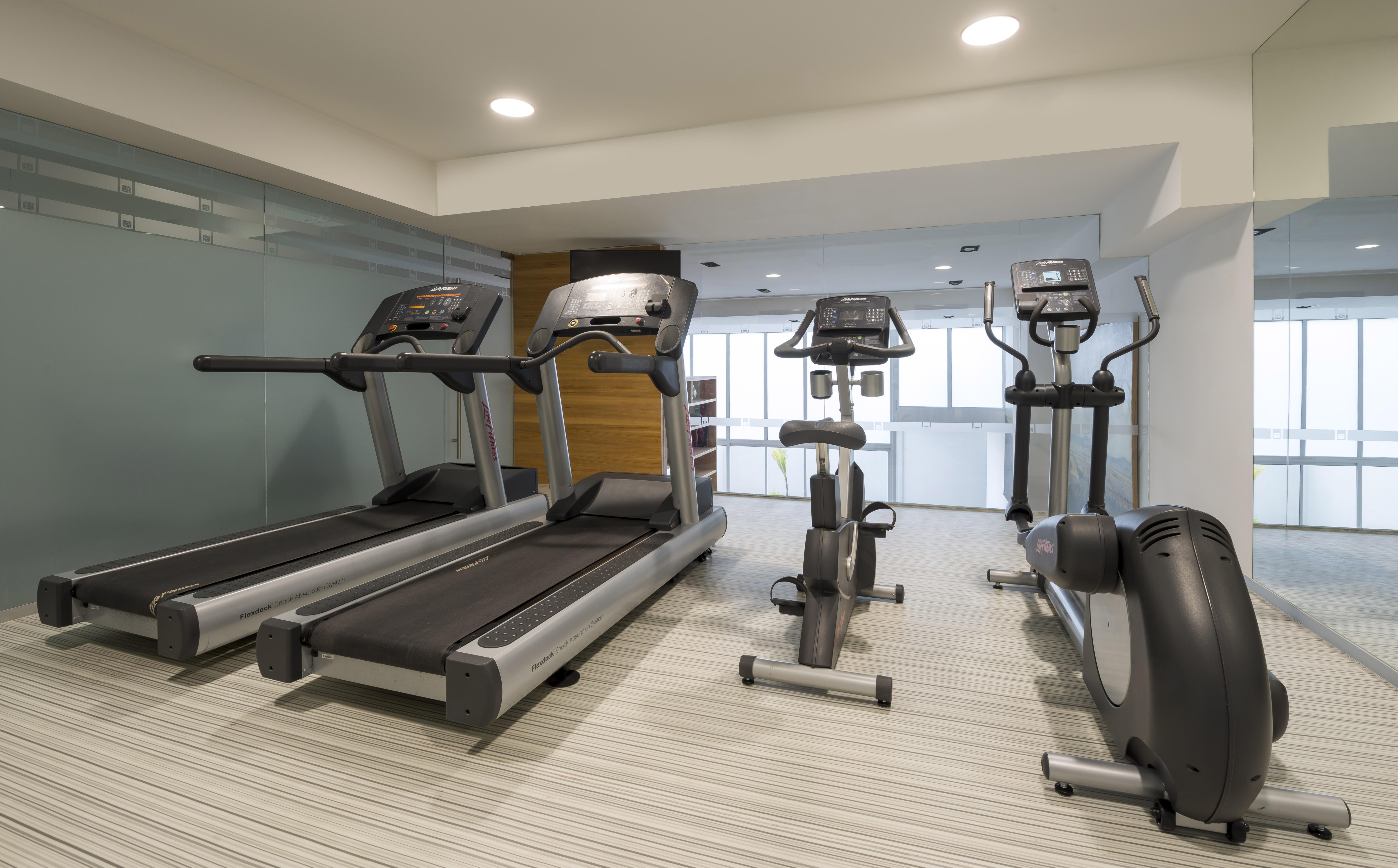 Отель Camino Real Puebla Angelopolis Экстерьер фото A gym