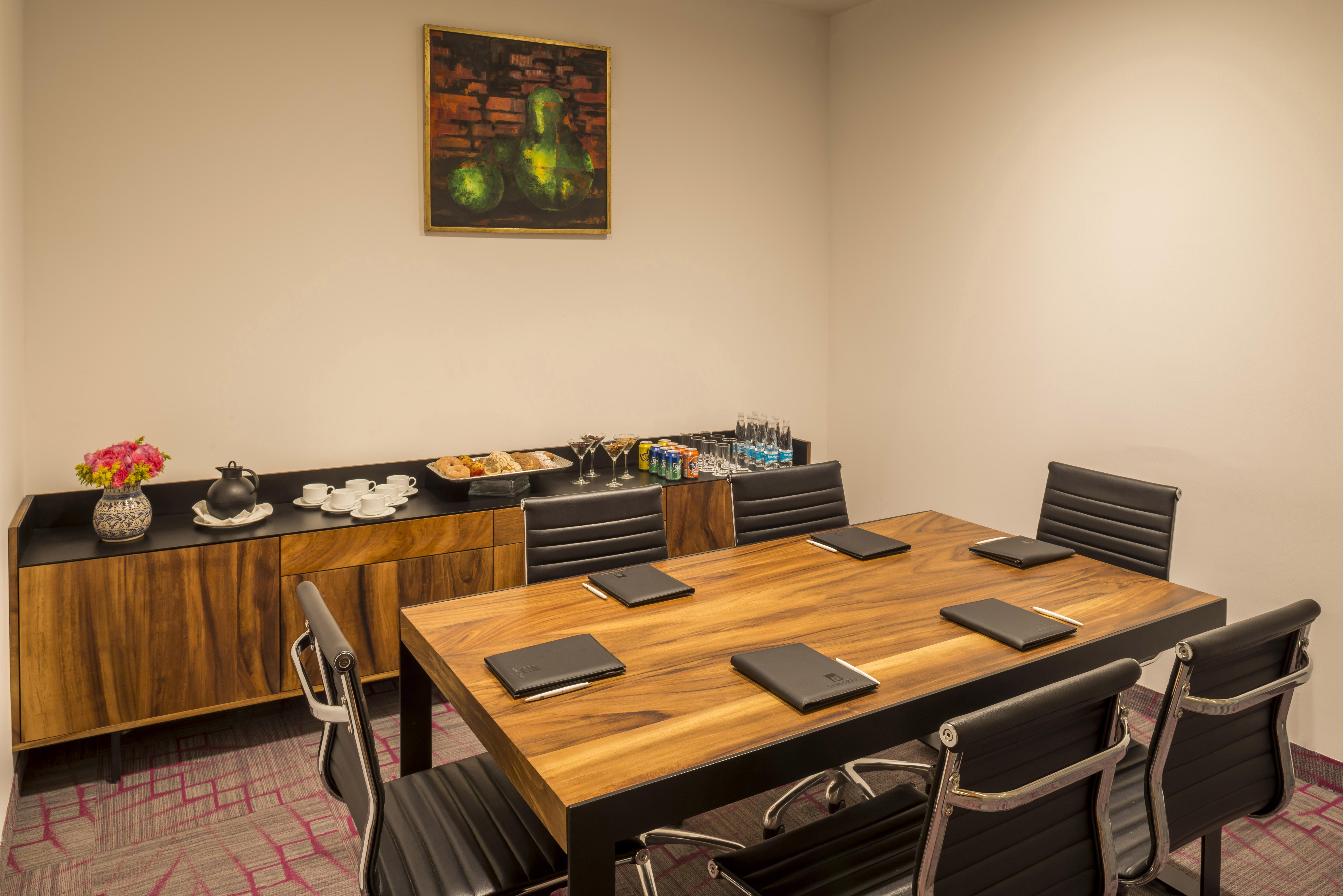 Отель Camino Real Puebla Angelopolis Экстерьер фото A meeting room at the hotel