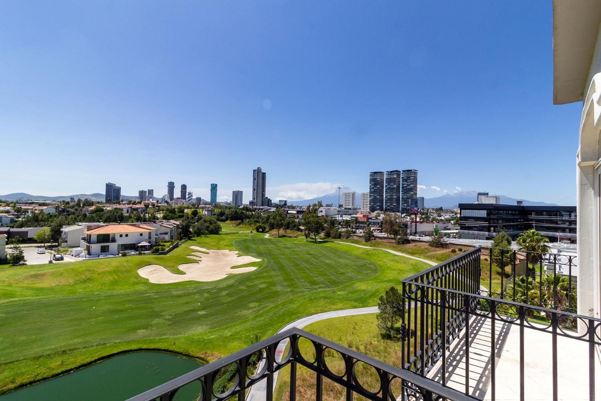 Отель Camino Real Puebla Angelopolis Экстерьер фото View of the 18th hole at Torrey Pines Golf Course
